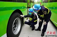 宁波海关“接力式”监管助力国产客车远销国外