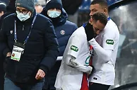足球赛报：1-0！大巴黎晋级夜遭重创,1.28亿巨星伤退，无缘欧冠对决梅西