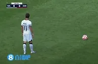 先丢一球！朱辰杰禁区内争顶，不慎自摆乌龙