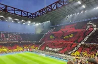震撼????米兰vs国米Tifo：红色魔鬼凝视北看台