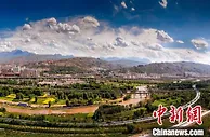 青海海东：民众用“勤劳积分”换“家兴景美”