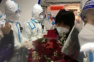 欢迎回家！ 中国女足乘机抵达上海