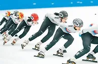 “小雪花”蕴藏大机遇 冬奥之火“点亮”冰雪产业