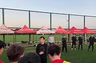 足球资讯：国足集训将征召6名归化球员：阿兰首次入选 李可蒋光太回国遇难题