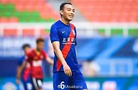 37岁冯潇霆加盟中甲东莞莞联，上赛季在申花出场8次