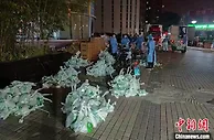 上海战疫录：凌晨，上海，送菜人