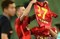 足球资讯：再降！中超又1支球队效仿恒大：年轻球员平均年薪低于50万！