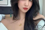 足球报：22岁成都美女，健身4年塑造黄金腰臀比，身材很欧美