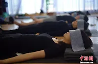 中国失眠者画像：谁在熬最深的夜？
