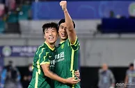足球赛报：中超争四大战 曹赟定补时世界波 9分钟3球 北京国安半场3：1申花