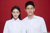 孙杨妻子张豆豆疑似怀孕了！穿着宽松素颜现身，身材丰腴小腹凸起