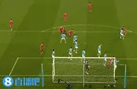 德里赫特争顶时崴脚，坎塞洛场边热身