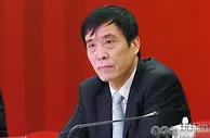 足球资讯：中超太离谱，为躲避足协限薪令，竟给球员妻子＋亲戚提供天价合同