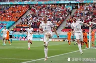 欧洲杯战报：10人荷兰0-2悲情出局，德里赫特染红，捷克将对阵丹麦