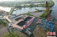 巢马城际铁路长江副汊航道桥F3主塔承台浇筑完成