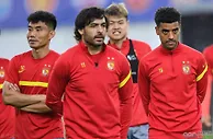 足球资讯：不满60万上限年薪，中超广州队主力阵容瓦解，主教练也将离开