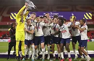 冠军来了！5-1大胜诺丁汉森林，热刺获得U17英超联赛杯冠军