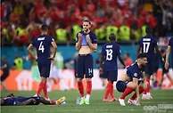 足球资讯：深度揭秘法国内讧，出局夜全乱了！姆巴佩自私暗斗 德尚从未如此不合群