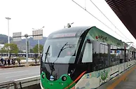 中国首条独立路权旅游观光有轨电车线路开通运营