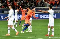 费莱尼发文鼓励球队：我们战斗到最后一分钟，永不放弃