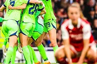 女足欧冠-狼堡加时3-2逆转绝杀阿森纳，总分5-4晋级决赛战巴萨