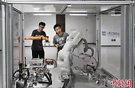 郑忠斌：桥梁型创新机构助推上海工业数字化转型连“点”成“网”