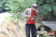 广西凌云村民靠竹编“织”出美好新生活