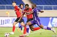 足球赛报：4-1！亚泰紧追海港，引援眼光真毒，只花1900万捡到两块宝