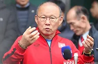 足球资讯：让人愤怒！越南主帅公开羞辱国足只能坚持30分钟 李铁如何反击？