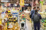 上海松江多家大型超市卖场恢复线下营业