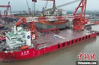 国内首艘“运输+起重”一体化深远海海上风电施工船在江苏交付