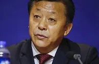 记者：上周在香河还见到杜兆才，他感谢媒体同仁对中国足球的贡献