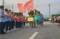 至高荣誉！贵州榕江四小县赛夺冠，全校师生列队迎球队凯旋！