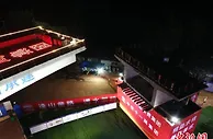南玉高铁那宽特大桥跨黎钦铁路转体桥成功转体