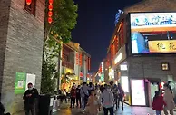 撸串、小龙虾……多地官员带头上街吃夜宵促消费