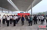山西太原“一路向北” 太忻开通城际“公交动车”