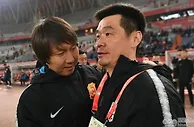 足球资讯：李霄鹏下课在即？足协锁定欧洲“魔鬼”教头，男足的好日子到头了