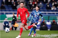 足球资讯：为什么中国队这次世预赛无法阵容年轻化？确实很多位置没年轻人选