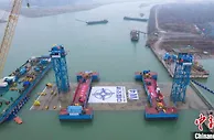 中国整体规模最大内河沉管隧道管节安装到位