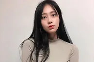 足球宝贝：老师再示范一次！瑜伽教练《?? WONY》令人目光舍不得移开！