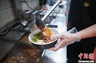 日均消费超亿元 广西鲜湿米粉产业迎来监管新政