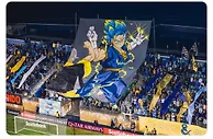 赛亚人内战！美职联两队球迷先后打出龙珠主题大幅TIFO
