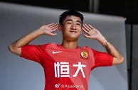 广州队球员韦世豪、严鼎皓、李扬，申花华裔球员王毅加盟武汉三镇