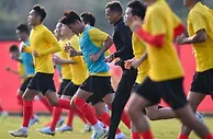 时隔一年中国男足终要亮相了，“扬一期”国足渴望展现新面貌