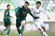 足球赛报：超甲附加赛，浙江总分1-0胜青岛 5年后重返中超！