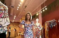 【社交秀】夏天快来了，瓜迪奥拉女儿度假秀性感身材
