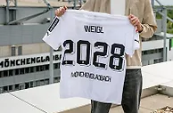 官方：门兴从本菲卡买断魏格尔，双方签约至2028年
