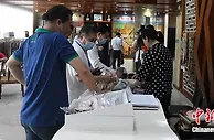 海外侨界代表聚焦广西河池 深入乡村寻商机