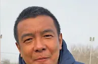 粉丝评论徐亮视频：现在露脸是安全的，徐亮回复“捂脸笑哭”表情