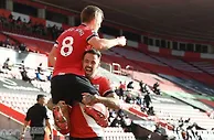 足球赛报：0-2爆大冷！英超领头羊轰然倒塌，68-0的一座大山压死安切洛蒂